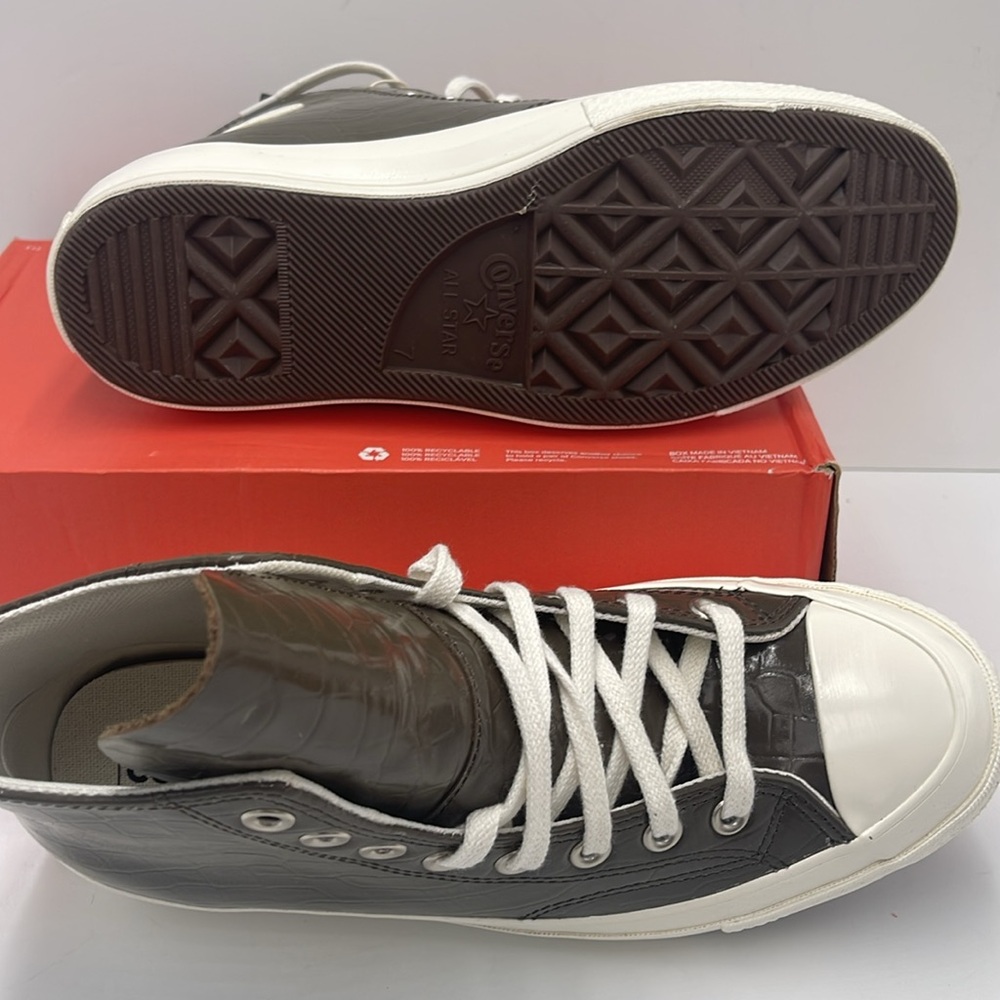 Converse WMNS Crocodile High-Tops A07656C
CHUCK 70 HI
ENGINE SMOKE/ENGINE SMOKE - Picture 3 of 16